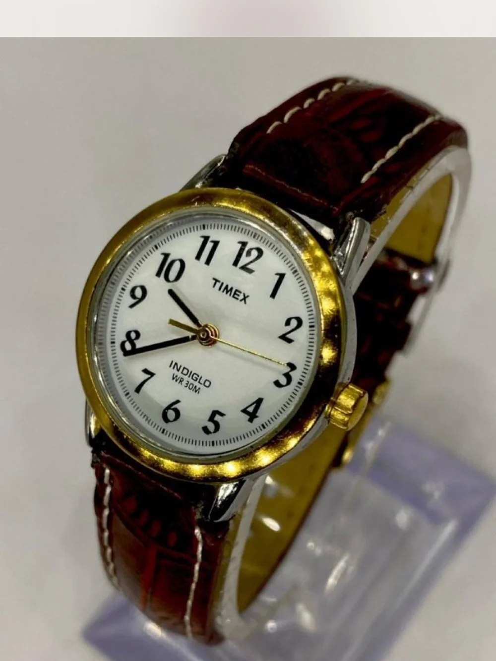 *** Timex   ^^^Indiglo Classic Gold-Tone Watch / Tan  Leather Strap ^^^